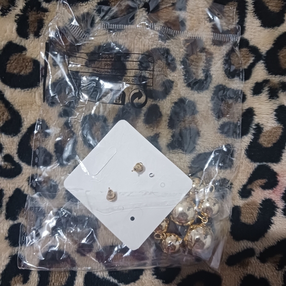 NEW Women Fashion gold balls long earrings - Picture 5 of 6